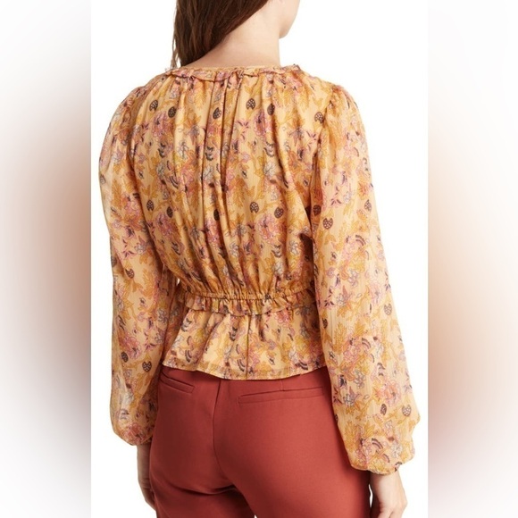 WALTER Baker Myka Floral Tiered Crinkle Chiffon Top - Size Medium, NWT - Picture 3 of 7